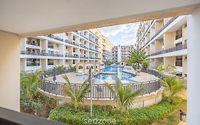 Condomínio Bem localizado com Piscina TCR